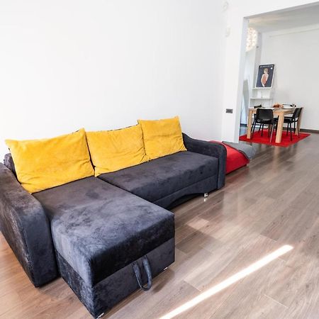 Cozy & Spacious Flat Near Victoriei Square ブカレスト エクステリア 写真