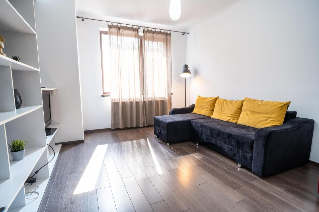 Cozy & Spacious Flat Near Victoriei Square ブカレスト エクステリア 写真