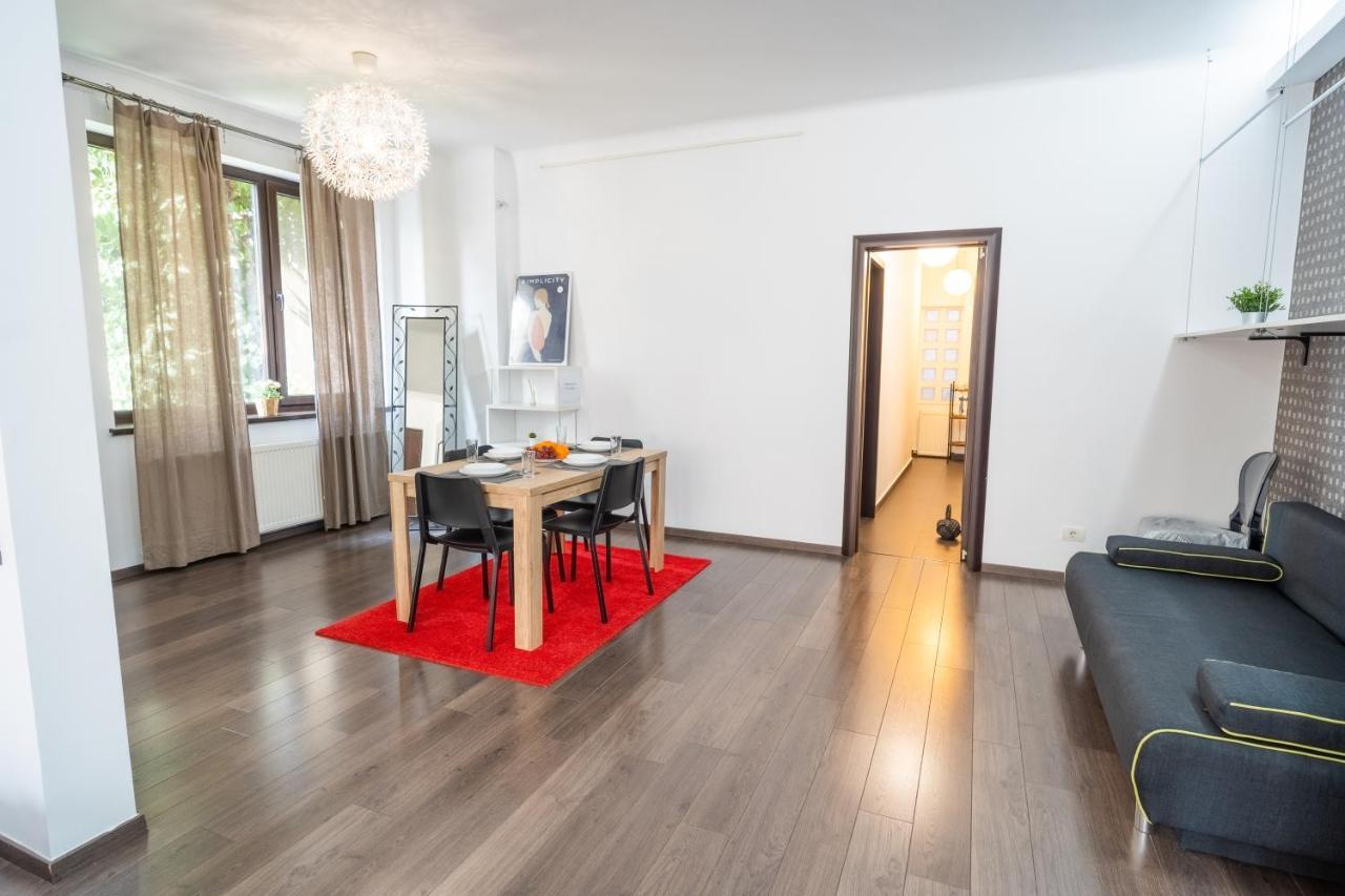 Cozy & Spacious Flat Near Victoriei Square ブカレスト エクステリア 写真