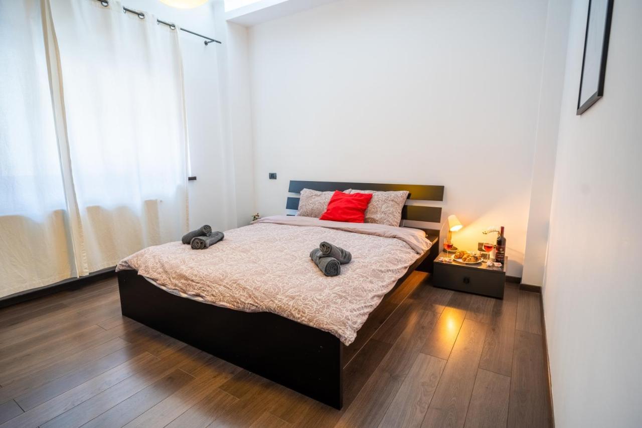 Cozy & Spacious Flat Near Victoriei Square ブカレスト エクステリア 写真