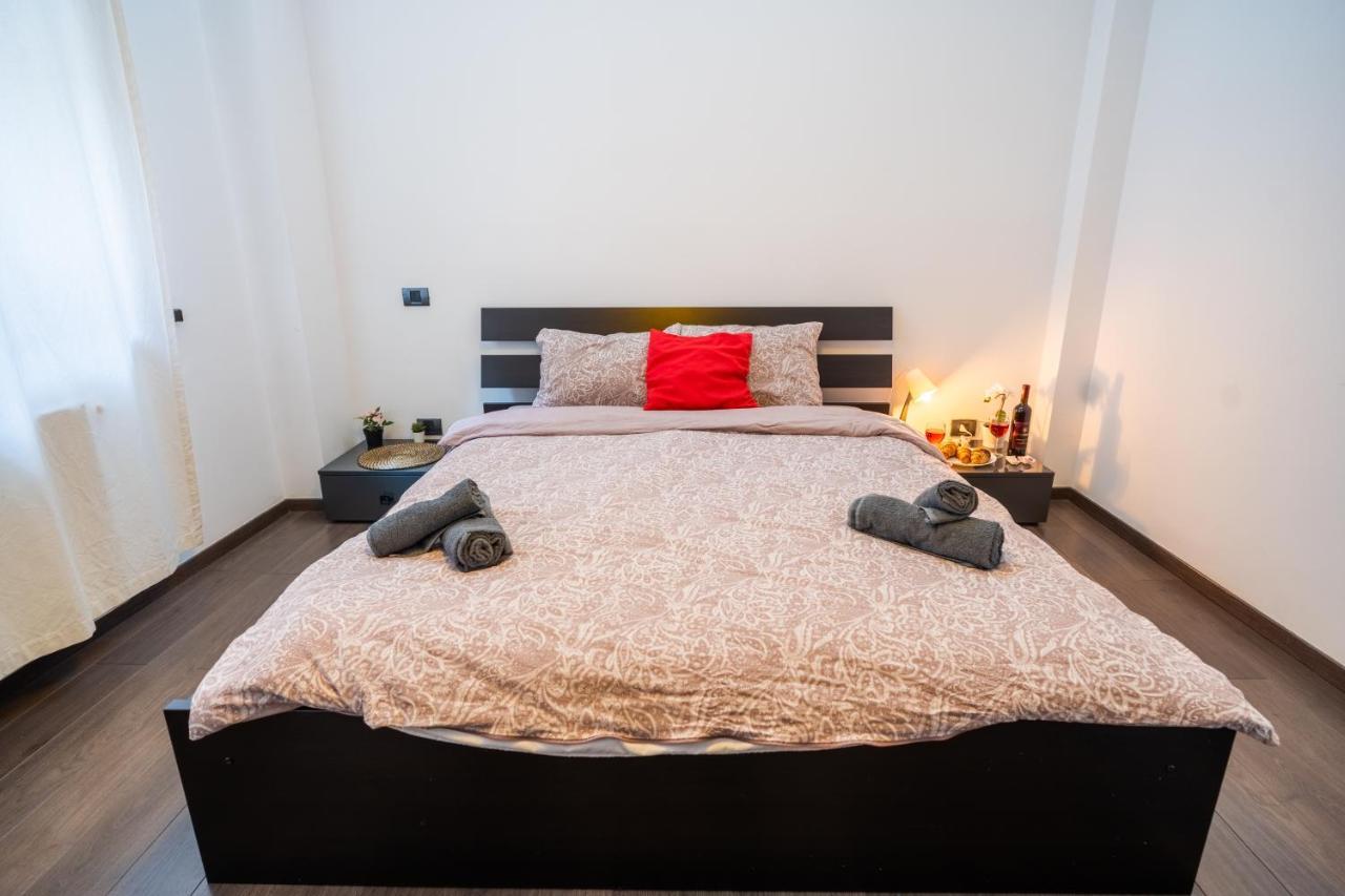 Cozy & Spacious Flat Near Victoriei Square ブカレスト エクステリア 写真