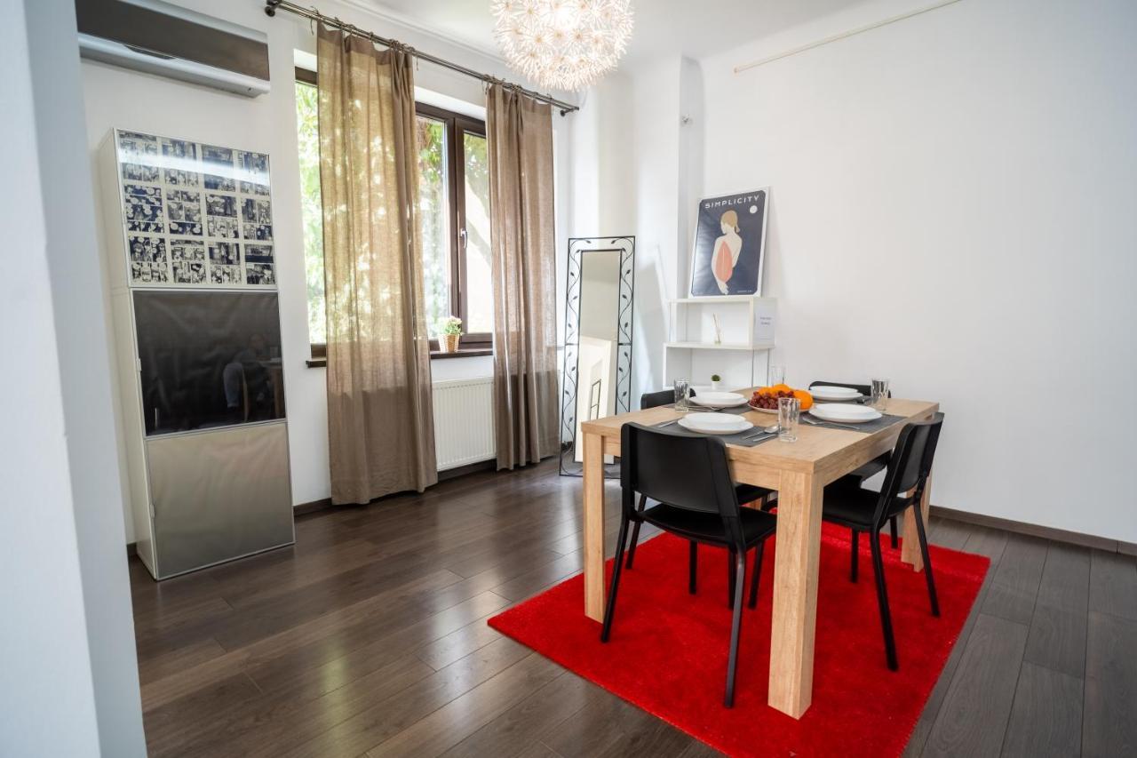 Cozy & Spacious Flat Near Victoriei Square ブカレスト エクステリア 写真