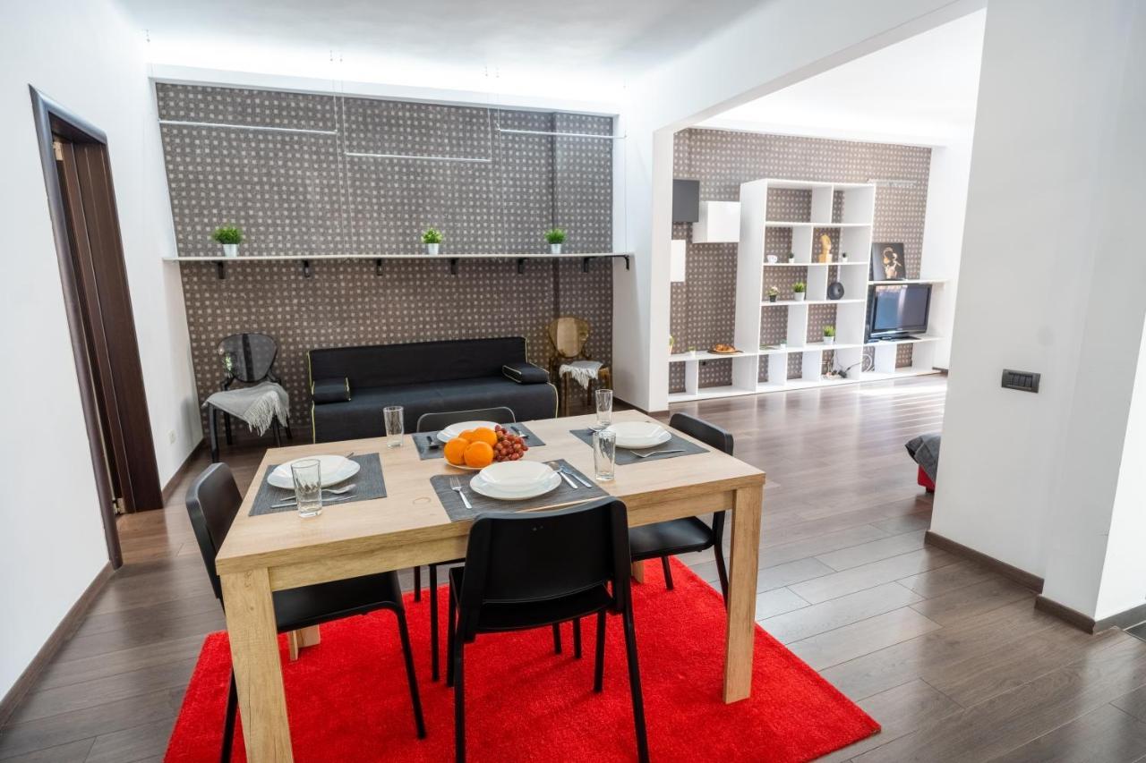 Cozy & Spacious Flat Near Victoriei Square ブカレスト エクステリア 写真